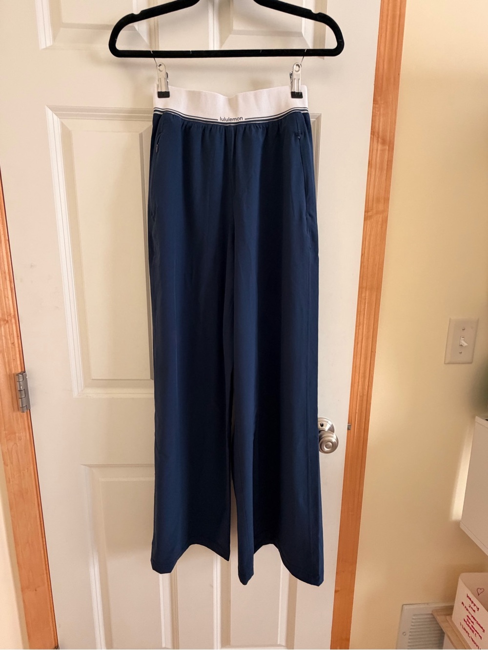 lululemon athletica Women’s Wide-Leg Joggers in Navy with White Waistband